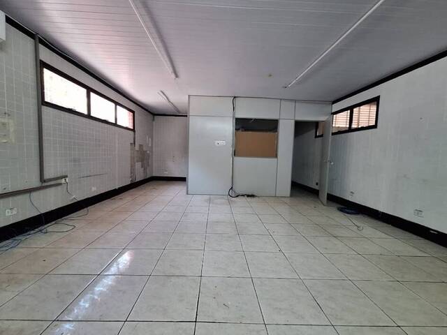 Locação em Centro (Caucaia do Alto) - Cotia